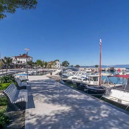 Krk Апартаменты *